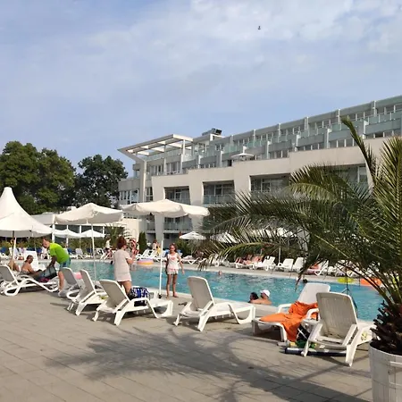 градина - с една спалня в комплекс черноморска звезда