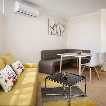 градина -двустаен с една спалня в комплекс черноморска звезда Apartment